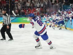 Gli Stati Uniti vincono finalmente l’oro olimpico 46 anni dopo il “Miracolo” con una vittoria mozzafiato ai supplementari sul rivale Canada