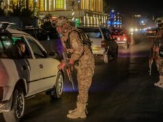 Il Pakistan afferma che “la pazienza è finita” mentre bombarda i talebani in tutto l’Afghanistan