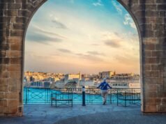 I turisti adorano questo paradiso europeo, ma i locali temono per il suo futuro