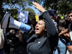 I manifestanti marciano in Venezuela mentre l’Assemblea nazionale valuta il disegno di legge sull’amnistia