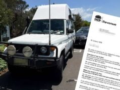 Phil ha parcheggiato tra due strisce bianche ma ha comunque dovuto pagare una multa di 140 dollari