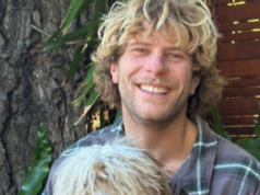 La vittima dell’attacco di uno squalo di Sydney “guarisce” mentre si stacca dal supporto vitale