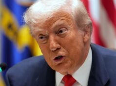 “Cose brutte”: Trump fissa una scadenza per i colloqui con l’Iran mentre l’aumento militare continua