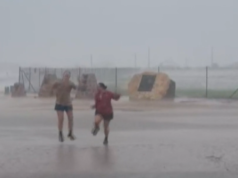 Gli abitanti del Queensland hanno avvertito di prepararsi al possibile “sandwich ciclonico”
