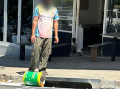 Uomo licenziato dopo aver versato olio da cucina nello scarico fuori da una famosa panetteria