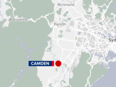 I servizi di emergenza chiudono una strada principale dopo un incidente tra due auto nel sud-ovest di Sydney