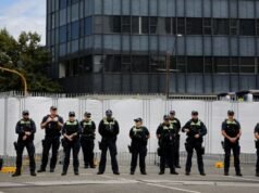 La polizia barrica la strada a Melbourne durante le proteste per la visita del presidente israeliano