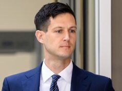 La presunta vittima crolla durante il processo su pedofilia dell’ex deputato