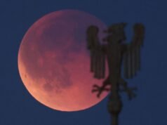 C’è una rara luna rossa all’orizzonte: ecco come vederla
