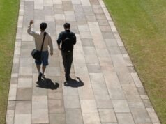 Due studenti e personale universitari su tre sperimentano un razzismo “profondamente radicato”.