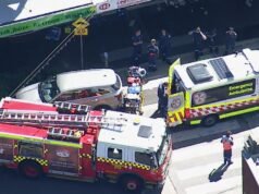 Un morto, due in lotta per la vita dopo un attacco ‘casuale’ diurno con accoltellamento