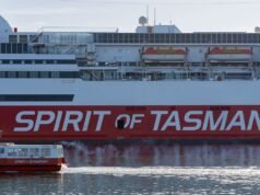“Spirit of Tasmania” aiuta a salvare sette persone incagliate dopo il ribaltamento di una barca