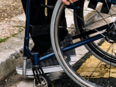 La famiglia di un uomo morto dopo essere stato lasciato sul marciapiede incolpa l’ospedale