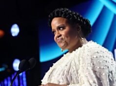 La star di “White Lotus” Natasha Rothwell esce dal copione per urlare “F**k ICE” alla cerimonia di premiazione