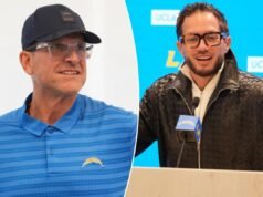 Jim Harbaugh e Mike McDaniel avvistati a bordo campo durante la partita Lakers vs. Mavs mentre i Chargers costruiscono l’intesa