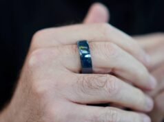 Oura vende i vantaggi del suo abbonamento, poiché l’anello intelligente in ceramica continua a stupire