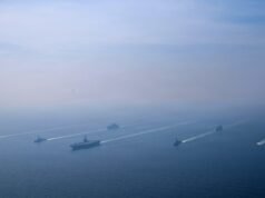 La Casa Bianca afferma che l’Iran sarebbe “saggio” accettare un accordo in un contesto di rafforzamento militare