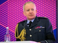 I funzionari della difesa del Regno Unito e della Germania difendono il rafforzamento militare sotto la minaccia russa