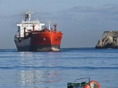 La petroliera russa della “flotta oscura” che si ritiene trasportasse petrolio a Cuba, rilevata al largo delle coste degli Stati Uniti durante il divieto di Trump