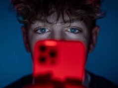 L’UE accusa la cinese TikTok di aver violato le regole sui contenuti digitali con caratteristiche di design che creano dipendenza