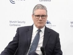 Starmer invia un gruppo d’attacco britannico nell’Artico, cita la crescente minaccia della Russia mentre Trump spinge per l’accordo con la Groenlandia