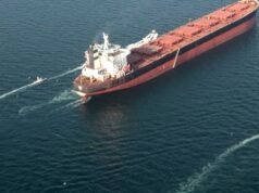 Come gli attacchi USA-Israele all’Iran minacciano lo Stretto di Hormuz e i mercati petroliferi