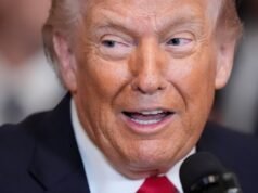 Sul palcoscenico dorato di Trump, la storia non ha valore, anche se lui l’ha capita