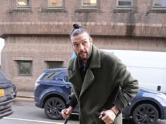 L’ex calciatore inglese e del Liverpool Andy Carroll affronterà il processo l’anno prossimo “dopo aver violato l’ordine di non molestie chiamando ripetutamente l’ex moglie della star di TOWIE Billi Mucklow”