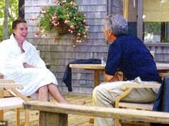 Mandelson denuncia Rock Starmer: al grande laburista è stato consegnato un compenso di £ 75.000 dopo essere stato licenziato come ambasciatore degli Stati Uniti – e il Primo Ministro sapeva che era rimasto amico di Epstein