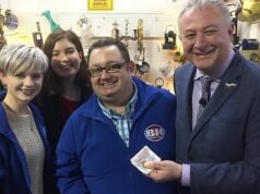 Ero a Bargain Hunt: questi sono gli articoli che ti è VIETATO acquistare e i momenti in cui i produttori della BBC si sono preparati per le telecamere