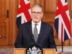 COMMENTO DAILY MAIL: Starmer sembra più un commentatore che il leader di un alleato chiave della NATO, ma è così insensibile e ottuso che nemmeno il Guardian lo assumerebbe