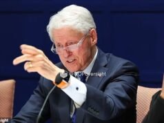Momento di tensione Bill Clinton viene interrogato sotto giuramento sul fatto se crede che Epstein si sia suicidato