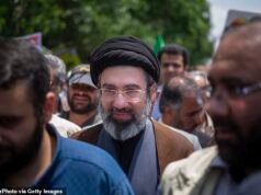 Il nuovo leader supremo dell’Iran si chiamerà Mojtaba, figlio di Ali Khamenei – riferisce la rete televisiva iraniana