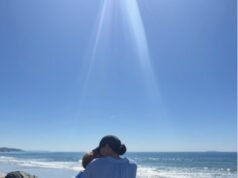 Meghan condivide una dolce foto di lei e della figlia Lilibet sulla spiaggia per la Giornata internazionale della donna – regalando crediti fotografici a “Papa Sussex”