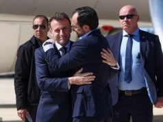 Ora la Marina francese salpa in soccorso! Il caloroso benvenuto di Macron a Cipro mentre promette di proteggere lo Stretto di Hormuz