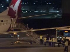 La squadra di calcio femminile iraniana lascia l’Australia, ma molte altre scelgono di restare mentre emergono le accuse di famiglie di calciatrici prese in ostaggio nel loro paese d’origine