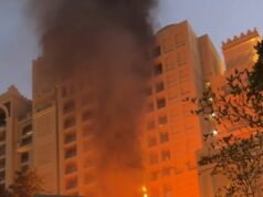 La realtà del pugno di ferro dietro il “paradiso” di Dubai: come gli influencer sono costretti dalla paura a negare la realtà degli attacchi di droni iraniani. Un uomo che è stato gettato in una prigione infernale parla apertamente