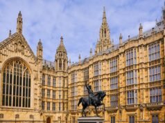 QUENTIN LETTS: Klaxon? Il primo comitato di resilienza dei Lord sembrava più un incontro di allestitori di fiori!