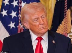 Trump afferma che gli Stati Uniti stanno “distruggendo totalmente” l’Iran mentre lancia agghiaccianti minacce di ulteriori azioni in arrivo OGGI