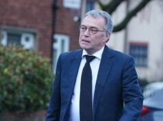 L’ex ministro laburista Phil Woolas, affrontato da Joanna Lumley in diretta TV, muore di cancro al cervello all’età di 66 anni