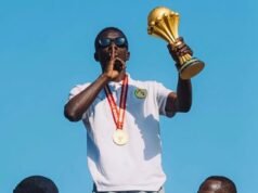 Il Senegal RIFIUTA di restituire il trofeo della Coppa d’Africa e ha definito “corrotta” la decisione di privarlo del titolo per darlo al Marocco 58 giorni dopo, dopo essere uscito dal campo prima di vincere