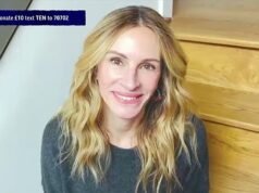 Julia Roberts fa un’apparizione a sorpresa in Comic Relief durante il film pieno di cameo Red Nose Day