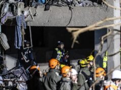 Guerra all’Iran in diretta: Teheran lancia una nuova ondata di missili verso Israele tra i timori Londra minacciata