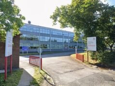 Un altro college conferma che uno studente è malato di meningite “non collegata all’epidemia di Kent” che ha provocato la morte di due persone, mentre i casi scendono a 29