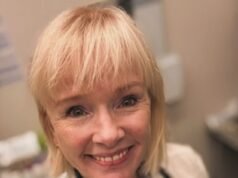 Ostetrica britannica vedova rischia la deportazione dal Canada a causa del test di lingua inglese