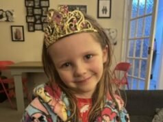 I medici hanno provato a dirmi che mia figlia di cinque anni aveva il ciclo… poi abbiamo ricevuto una diagnosi rara