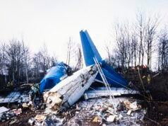 “Rabbrividii… poi il silenzio mentre l’aereo precipitava senza motore”: un sopravvissuto di uno dei peggiori disastri aerei del Regno Unito ricorda il momento in cui l’aereo precipitò sulla M1 uccidendo 47 persone