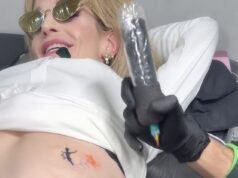 Kelly Osbourne si fa tatuare un nuovo tatuaggio dopo la separazione dal fidanzato Sid Wilson a soli sette mesi dalla sua proposta di matrimonio