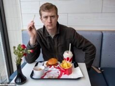 La catena di polli americana anti-risveglio che sta arrivando in una strada principale del Regno Unito vicino a te – mentre FRED KELLY rivela perché è un segno improbabile che la cultura dell’annullamento sia FINITA