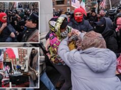 Un manifestante del regime anti-iraniano ha preso a pugni l’illusa veglia a New York per Khamenei